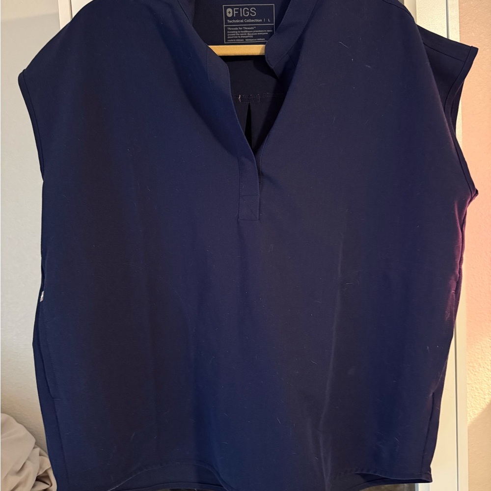 FIGS OVERSIZED RAFAELA SCRUB TOP SIZE LARGE nonsmoking home